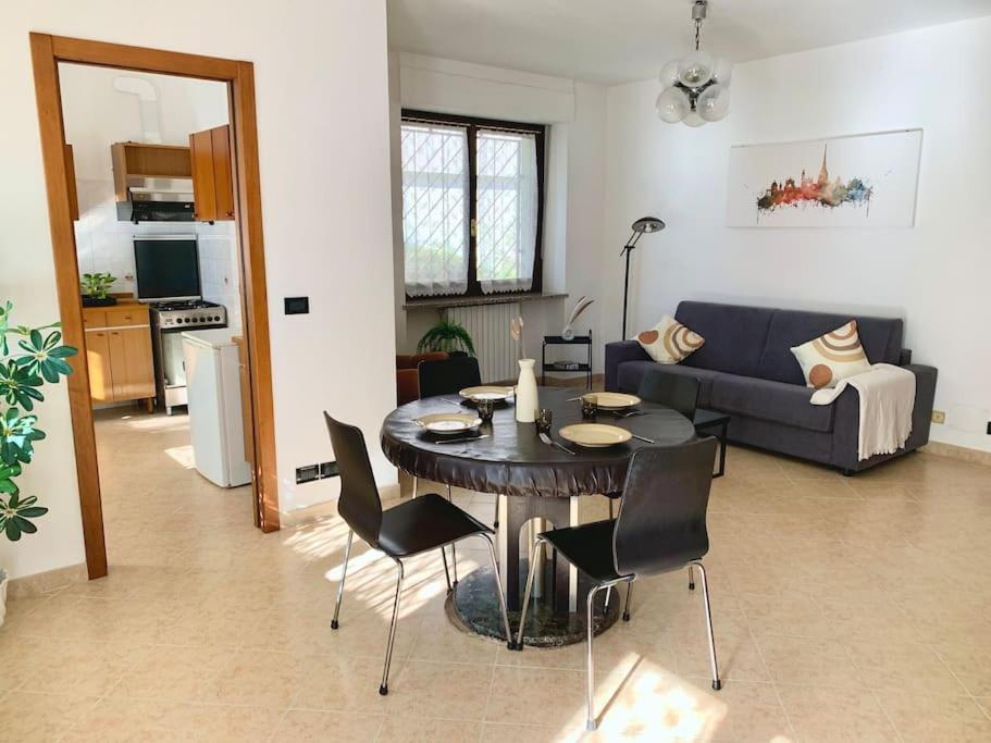 Appartamento Indipendente A Mirafiori Sud Turín Exterior foto